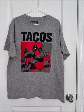 Marvel Deadpool Tacos Short Sleeve T-shirt Men's XL Grey Cotton Graphic Print